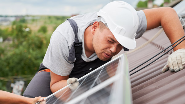 Solar-Panel-Repair-Technicians